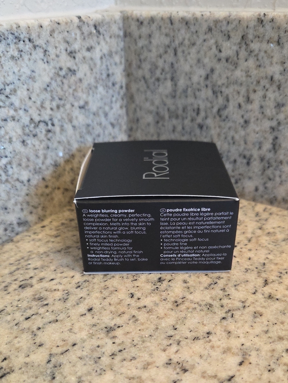Rodial Glass Powder Loose Blurring Powder - Picture 7 of 8